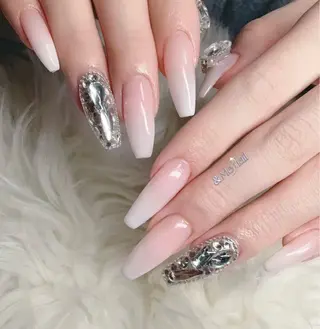 ネイル &ME Momoのネイルデザイン