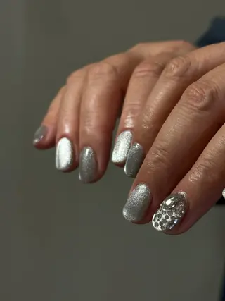 ネイル neouv所属・NEOUV_ mikuのネイルデザイン