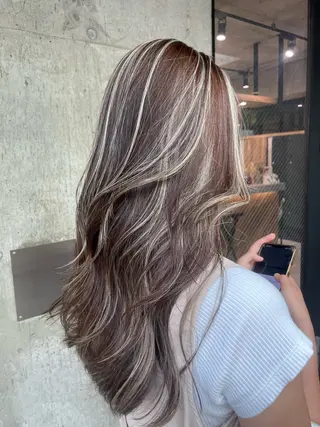 ロング 🫧ハイライトカラー 🫧 𝓜𝓘𝓤のヘアスタイル