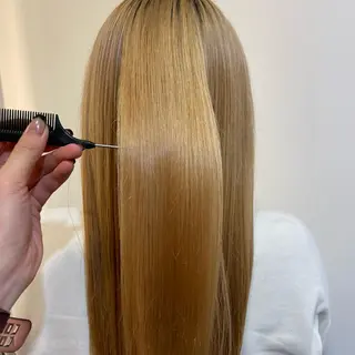 エクステ/ハイトーン /レイヤーカットのヘアスタイル