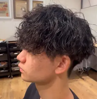 パーマ メンズ 赤熊 咲良 🦔ྀིのヘアスタイル