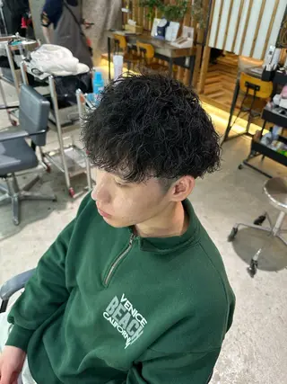 パーマ メンズ 溜 一太のヘアスタイル
