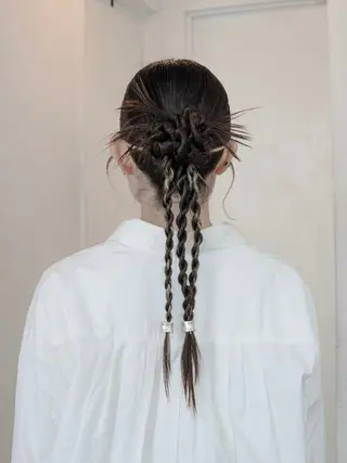 ロング ヘアアレンジ 🦠デザインカラー/ 魚瀬あおい🦠のヘアスタイル