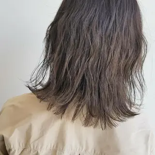 ミディアム カラー iplus✴ まつげ、眉毛、耳つぼのマツエク・マツパデザイン