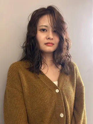 カラー Yaya ヤヤ / HACO+のヘアスタイル