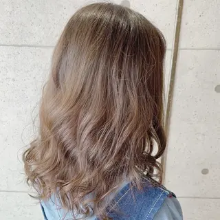 ミディアム カラー 福森 みずきのヘアスタイル