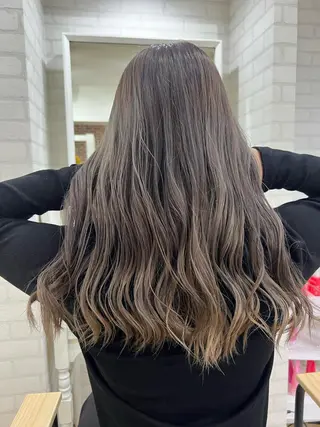 セミロング カラー 笹江 瑞穂のヘアスタイル