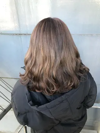 ミディアム カラー 女性リピ90%🍨 🩷佐藤みずきのヘアスタイル