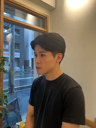 カラー メンズ 荒井 茉凜のヘアスタイル