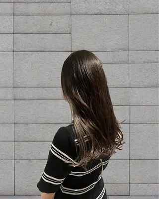 ロング カラー ayano / 透明感・くすみカラーのヘアスタイル