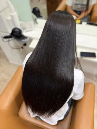 ロング 黒地 陽菜のヘアスタイル