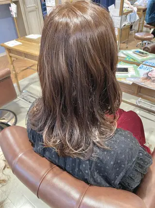 セミロング カラー 美髪・髪質改善 有田怜平のヘアスタイル