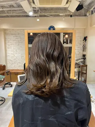 カラー 清水 菜花のヘアスタイル