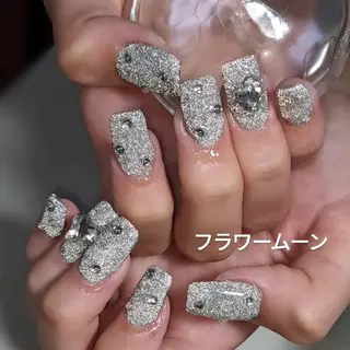 ネイル フラワー ムーンのネイルデザイン