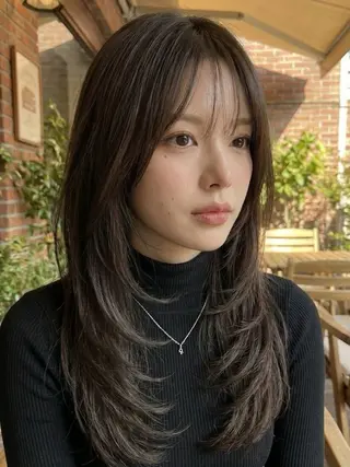 セミロング ブリーチ/レイヤー 🐥HIYORIのヘアスタイル