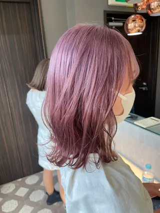 ミディアム maya レイヤーカットのヘアスタイル