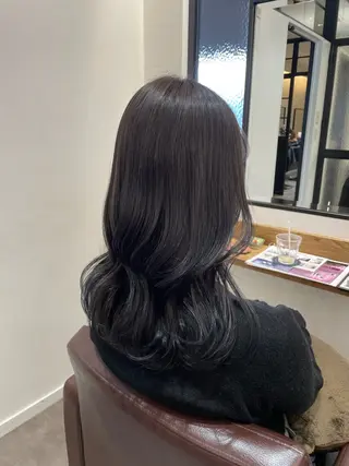 ロング ハイトーン/透明感 カラー/下出有沙のヘアスタイル