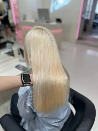 ロング ️🫧 AINE 🫧ハイトーンカラーのヘアスタイル