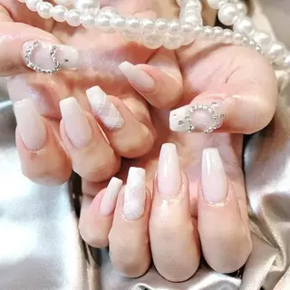 ネイル RAFFINE 月🦋🩵のネイルデザイン