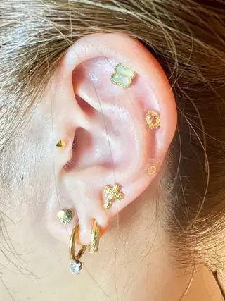 キャンアイドレッシー六本木店所属・MIKA／耳ツボ ／マグネットネイルのネイルデザイン