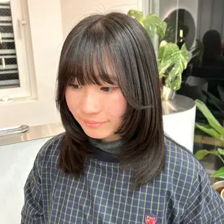 ミディアム カラー 小森聖奈 韓国風レイヤーカットのヘアスタイル
