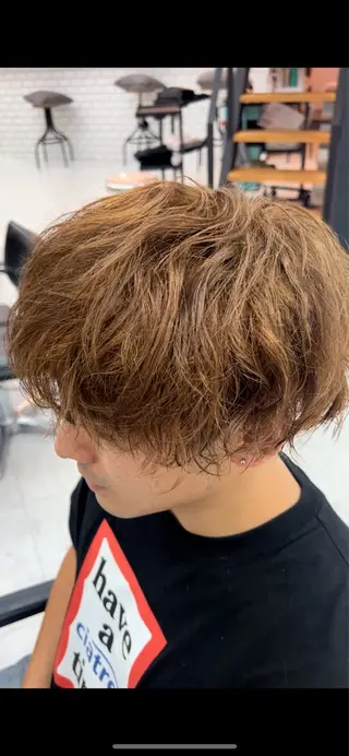 メンズ ダブルカラー寒色系 ボリューム改善ハヤトのヘアスタイル