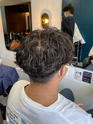 ショート パーマ メンズ 守屋 寿哉のヘアスタイル