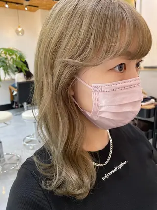 ミディアム カラー 高梨 菜々のヘアスタイル