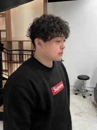 パーマ メンズ Qin shaire salon 原宿verno店所属・【センターパート】 ETO／江藤翼の眉毛・アイブロウイメージ
