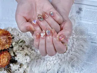 ミディアム カラー ネイル Lea NAILsalon所属・Le’a NailSalonのネイルデザイン