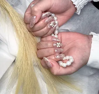 ネイル pink ladyサロン所属・べ にのネイルデザイン