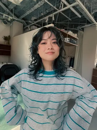 セミロング 五屋 美咲のヘアスタイル