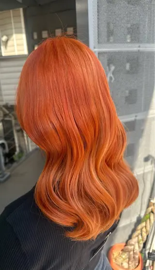 セミロング 吉田 愛梨のヘアスタイル