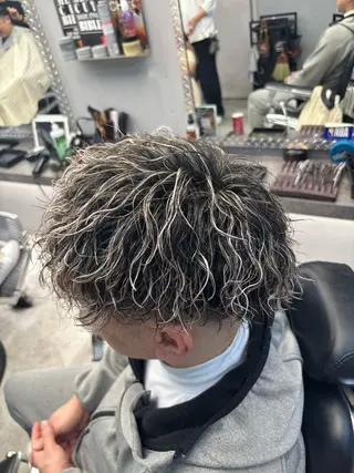 ショート カラー パーマ メンズ特化サロン 高山佑真のヘアスタイル