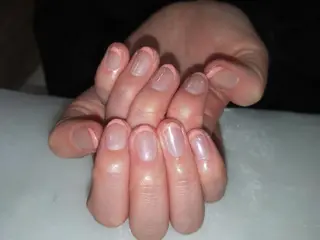 ネイル R'well所属・はばすみれ🎀ﾈｲﾙ 光ﾌｪｲｼｬﾙ ﾍｱのネイルデザイン