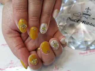 ネイル ネイルリボン 受付スタッフのネイルデザイン