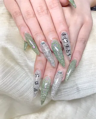 ネイル アヤメネイル 最新チップスカルプのネイルデザイン