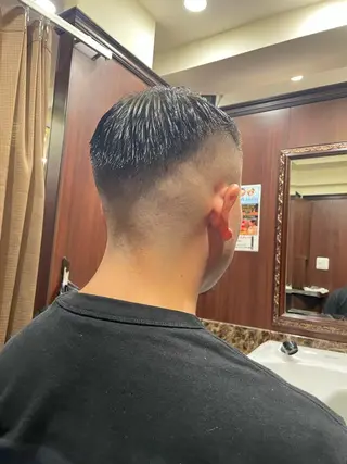 ショート メンズ 海老原 コウのヘアスタイル