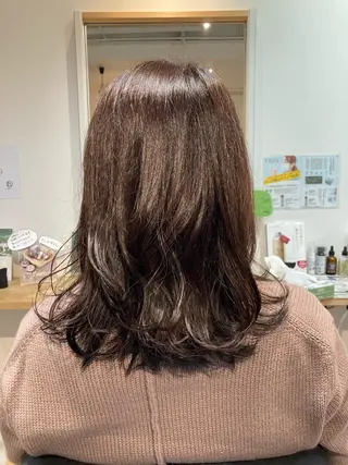 ミディアム カラー en't所属・【女性指名No.1】 西口直子のヘアスタイル