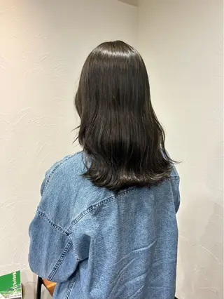 ミディアム カラー 山田 花帆のヘアスタイル