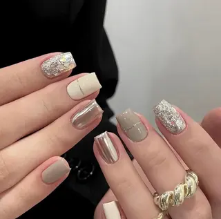 ネイル 高木 維麗絲のネイルデザイン