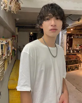 パーマ メンズ パーマ、髪質改善 カズマのヘアスタイル