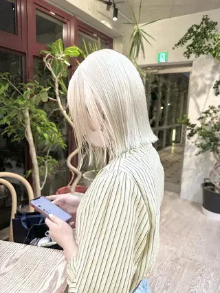 ショート カラー kai .のヘアスタイル