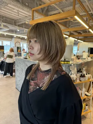 セミロング MASHUchayamachi所属・まほ／レイヤーカット /透明感カラーのヘアスタイル