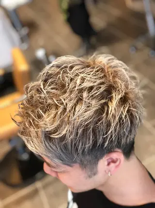 ショート カラー メンズ 吉村 周馬のヘアスタイル