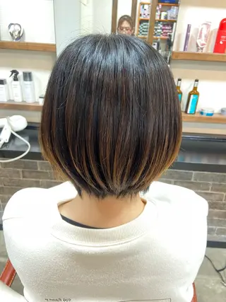 ショート パーマ イツキ🌕デザインカ ラー🥨髪質改善🫧のヘアスタイル