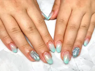 ネイル Queennail 北堀江AYAのネイルデザイン