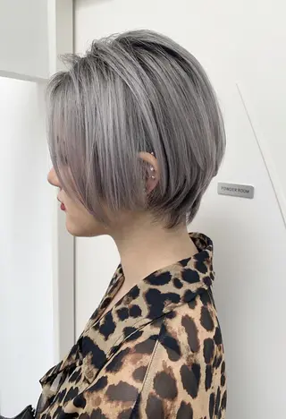 ショート カラー mao/天神ブリーチ ハイトーンカラーのヘアスタイル
