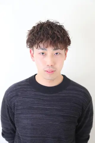 ショート パーマ メンズ HAIRSILVA徳間店所属・石倉 真のヘアスタイル