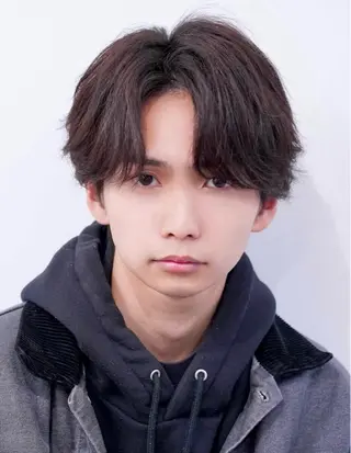 ショート Aura所属・丸山 心 / 艶カラーのヘアスタイル